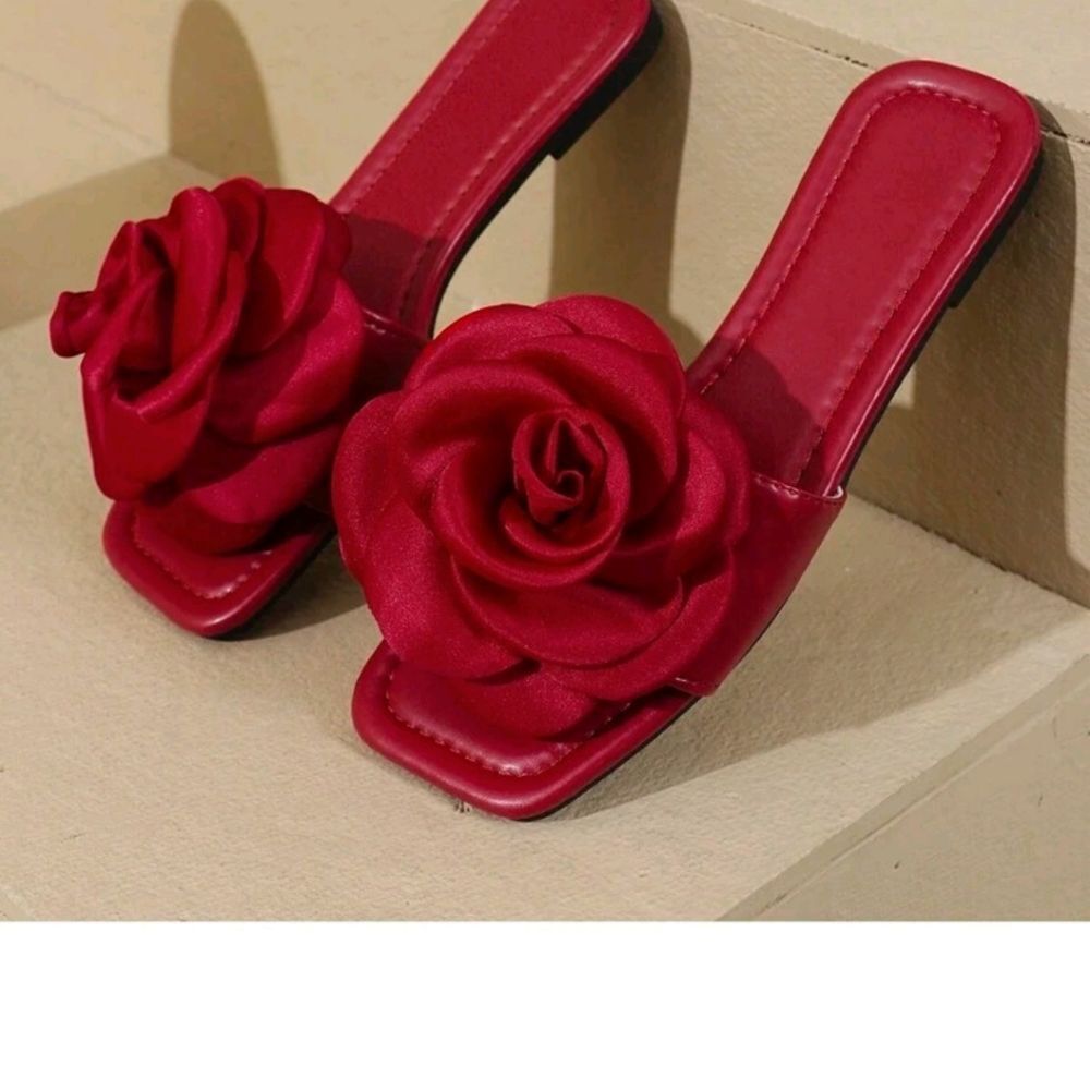 Red Roses Sandals 7.5 - Picture 5 of 5